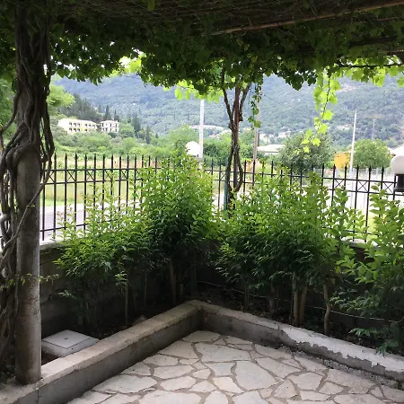 Filoxenia Kontogiannis * Lazaráta