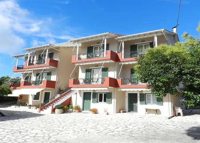 Filoxenia Kontogiannis * Λαζαράτα