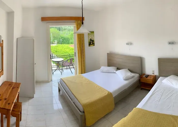 Filoxenia Kontogiannis * Λαζαράτα