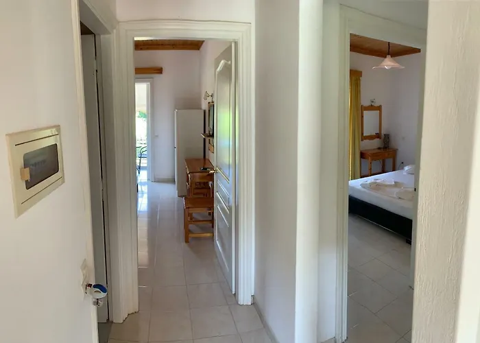 Filoxenia Kontogiannis Λαζαράτα