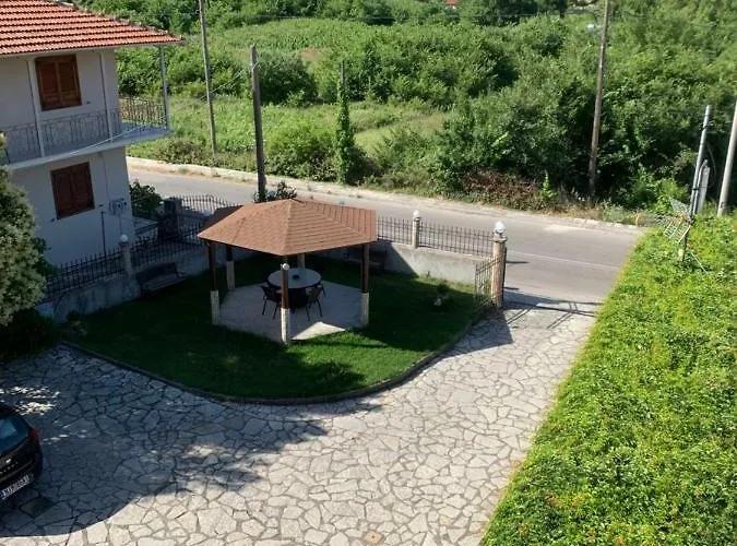 Filoxenia Kontogiannis Λαζαράτα