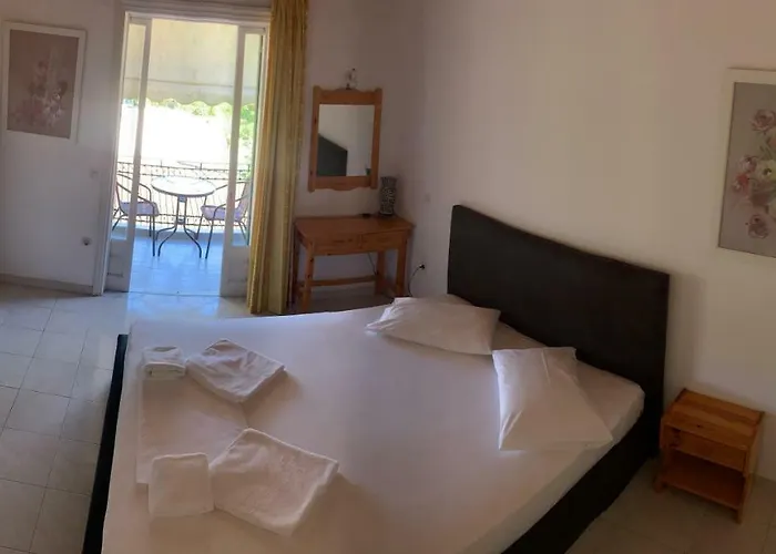 Filoxenia Kontogiannis Λαζαράτα