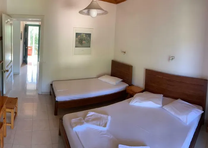 Filoxenia Kontogiannis * Λαζαράτα